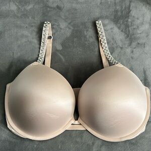 Victoria’s Secret Very Sexy bling bra with 2 pair matching panties size XL.